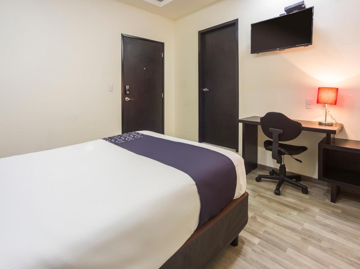 Smart Cintermex Hotel 4*